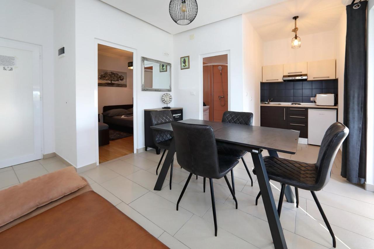 Apartments Neli Bibinje Bagian luar foto